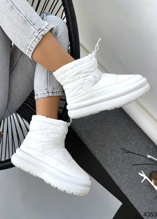 Дутики жіночі зимові білі черевики