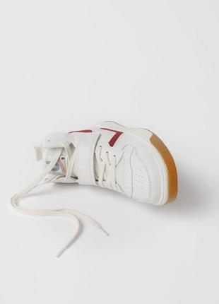 Удобные и супер стильные сникерсы кеды высокие кроссовки для мальчика zara (зареза) белые3 фото