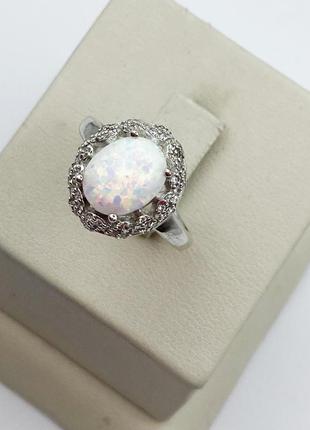 Кольцо серебряное с белым опалом 197,5 3,44 г