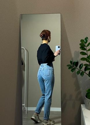 Светлые джинсы mom2 фото