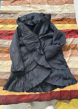 Пальто черного цвета, оверсайз,размер м,производитель итальялия1 фото