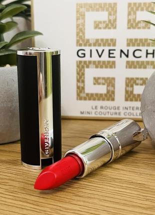 Оригінал givenchy Card logo padlock keyring interdit intense silk помада для губ 306 оригинал помада для губ