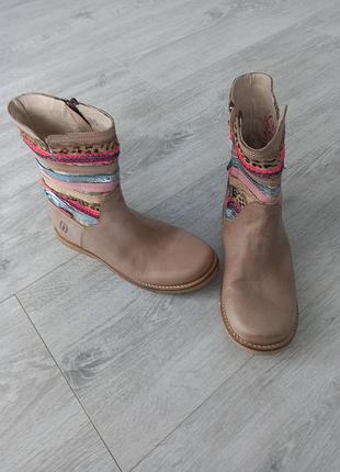 Новые кожаные деми ботинки, бот ботинок,ботинки shoesme ecco