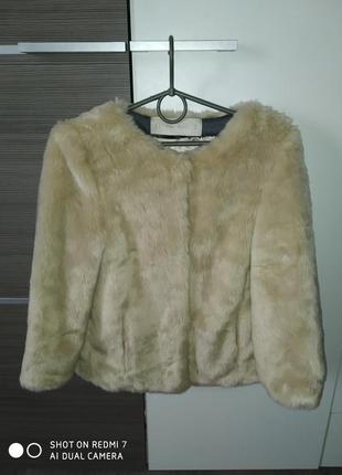 Очень классная шубка,от zara, в хорошем состоянии,размер хс,с