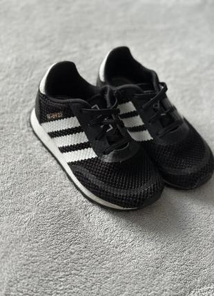 Продам детские кроссовки черного цвета adidas, 24 размер, стелька 14 см