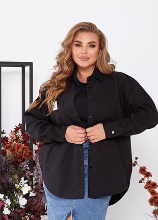 Рубашка женская на пуговицах с воротником нагрудный карман с нашивкой рукав длинный манжет по бокам разрезы по спинке удлиненнее ткань коттон