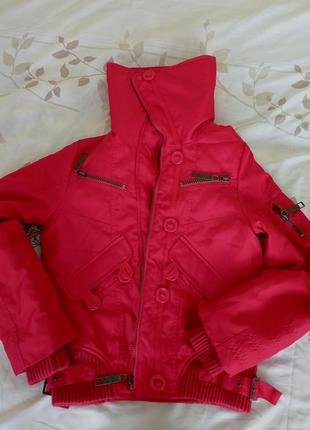 Короткая женская красная демисезонная куртка vero moda ♥️3 фото