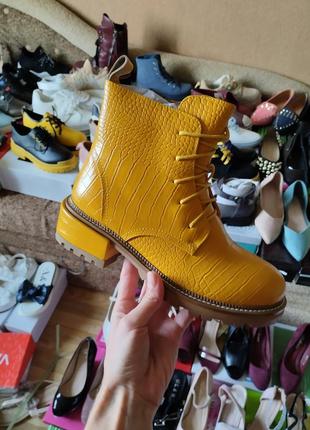 Женские демисезонные ботинки желтые 36-401 фото