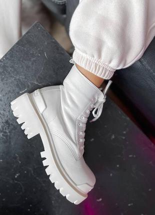 Balenciaga strike white boots7 фото