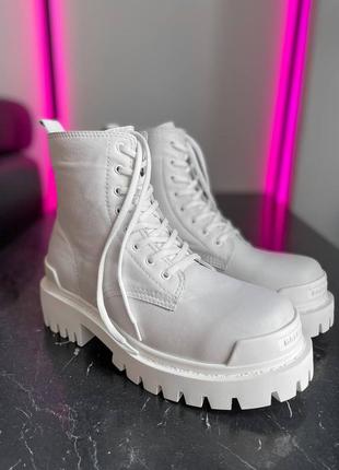 Balenciaga strike white boots8 фото