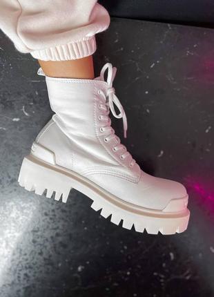 Balenciaga strike white boots6 фото