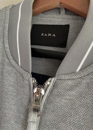 Бомбер від zara