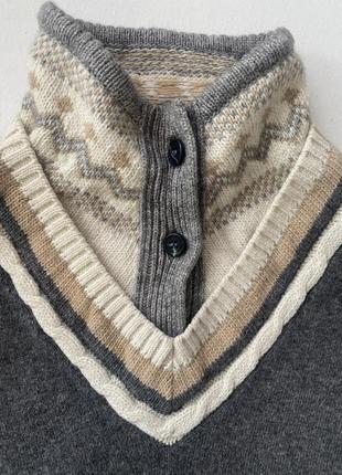 Теплий светр з манішкою чудової якості1 фото
