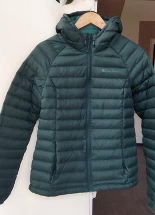 Пуховая куртка mountain warehouse с капюшоном..