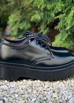 Туфлі martens jadon fur черевики лак з хутром mono black platform