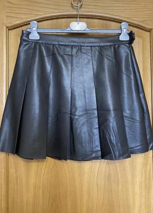 Новая короткая юбка плиссе из эко кожи 48 р2 фото