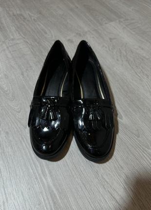 Туфлі лофери лаковані чорні2 фото