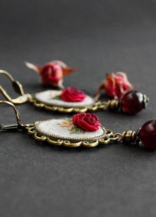 Бордові сережки з халцедоном та трояндами у стилі вінтаж ретро3 фото