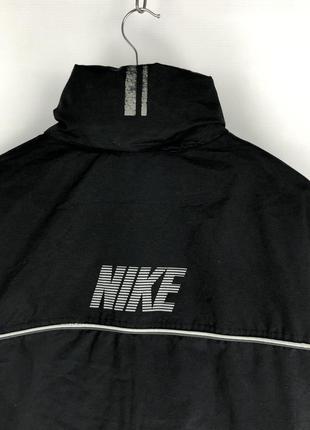 Винтажная куртка nike лого на спине черный6 фото
