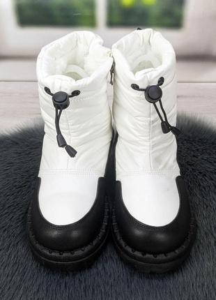 Ботинки дутики женские на меху белые с черным 42685 фото