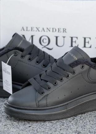 Зимние мужские кроссовки alexander mcqueen на меху черно-белые6 фото