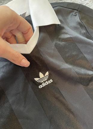 Adidas стильное платье с вышитым логотипом из свежих коллекций3 фото
