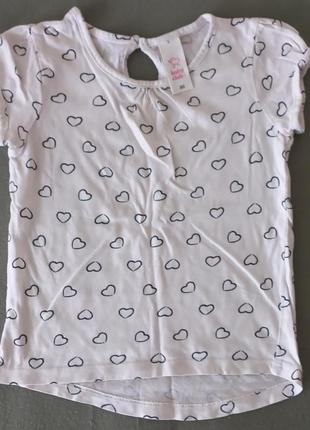 Футболка белая летняя в принт сердечки на девочку 86 см.