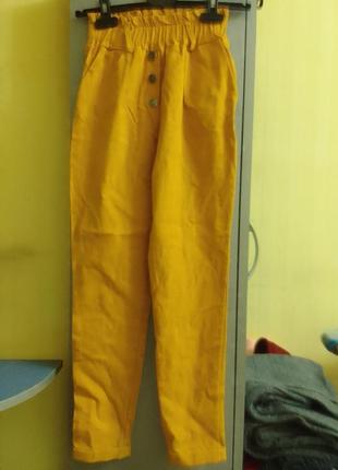 Желтые джинсы, высокая посадка