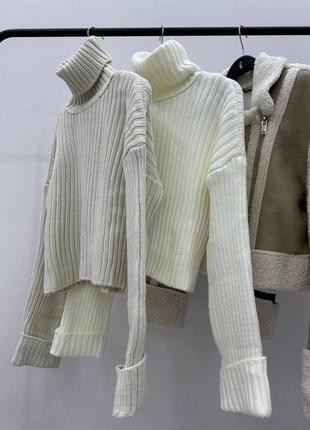 Женский молочный базовый современный трендовый свитер 20231 фото