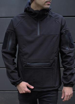 Чорний анорак soft shell на флісі