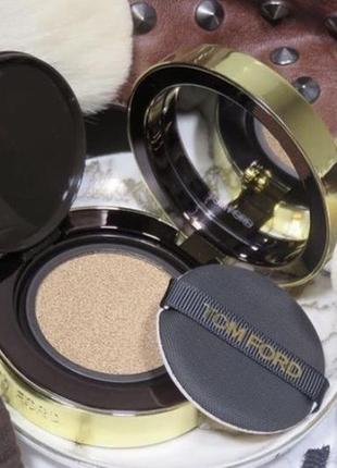 Том ford traceless touch foundation cushion1 фото