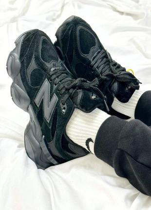 Женские зимние черные трендовые стильные кроссовки вроде new balance 9060 black (мех) 20239 фото