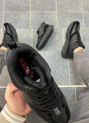 Чоловічі шкіряні зимові кросівки на хутрі, чорні2 фото