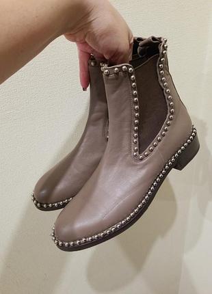Нові шкіряні черевики - челсі кольору капучіно
