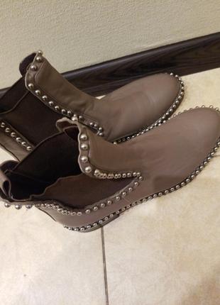 Новые  кожаные ботинки - челси цвета каппучино5 фото