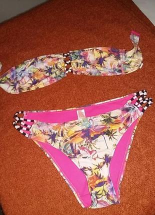 Красивий купальник 40 розмір швейцарія.