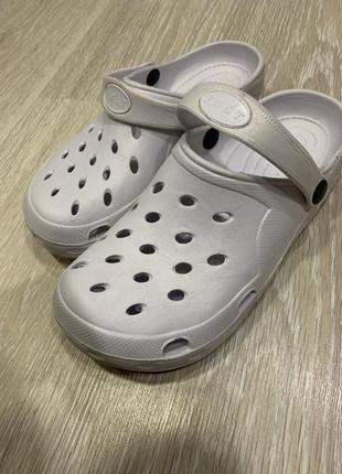 Шлепки в стиле crocs3 фото