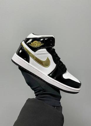 Кросівки nike air jordan 1 retro mid patent black gold1 фото