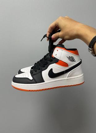 Кросівки nike air jordan 1 retro mid  ‘black orange white’3 фото