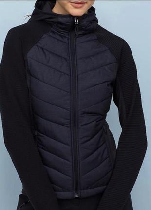 Качественная спортивная куртка h&m sports с нюансом