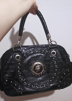 Крутезна вмістка  сумка в стилі versace1 фото