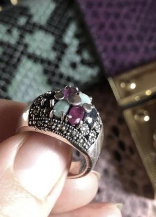 Серебряное кольцо кольца 925пробы «павлин» с изумрудами, сапфирами и рубинами.3 фото