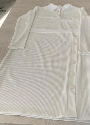 Біла сукня міді в рубчик з гудзиками3 фото