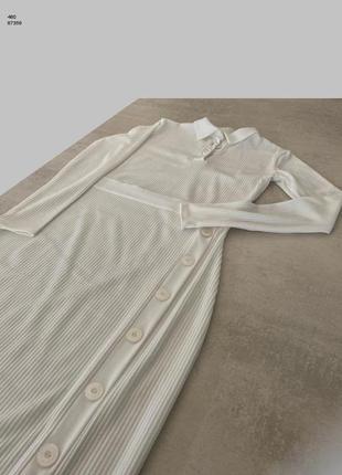 Біла сукня міді в рубчик з гудзиками2 фото