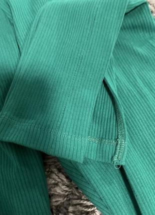 Зеленые брюки с разрезами3 фото