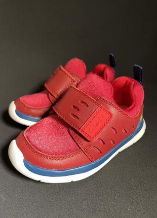 Кроссовки детские