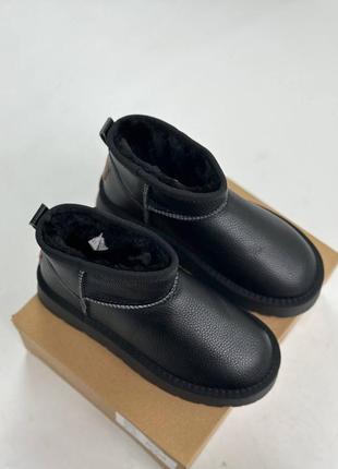 Чорні стильні практичні теплі черевики уггі натуральна шкіра4 фото