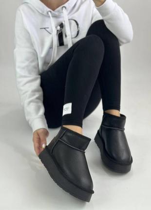 Чорні стильні практичні теплі черевики уггі натуральна шкіра3 фото