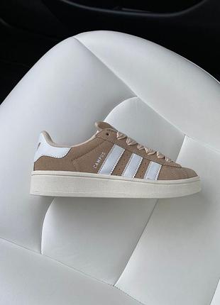 Шикарне стильне жіноче взуття adidas кросівки наложний топ новинка