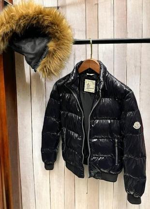 Зимова куртка moncler